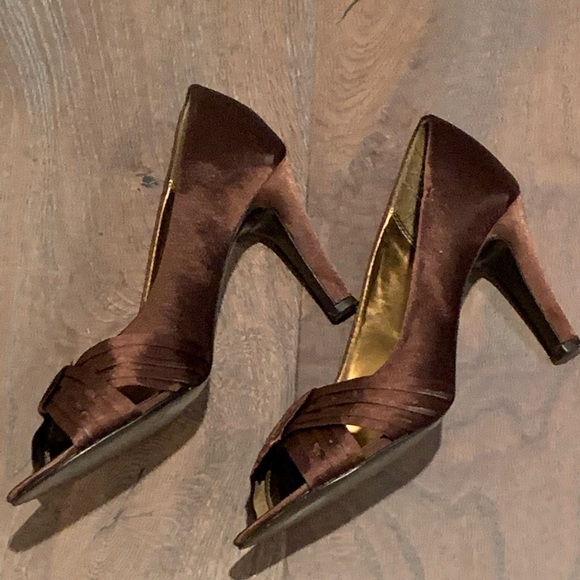 Mootsies Tootsies Satin Peep-Toe Pumps - Picture 6 of 7